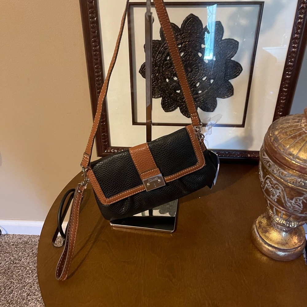Chaps womens convertible crossbody clutch with adjustable detachable strap. NWT